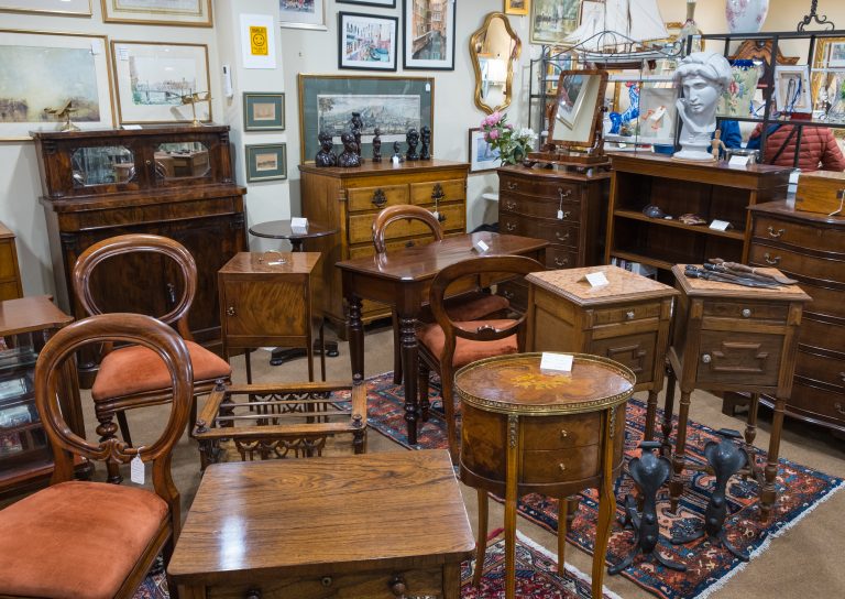 Dealers Dorking Antiques